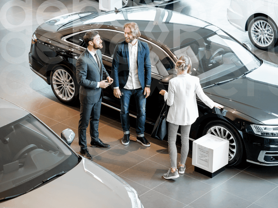 650aa1210e1caaa188503d6b_People-negotiate-the-sale-of-a-loan-for-a-car.png