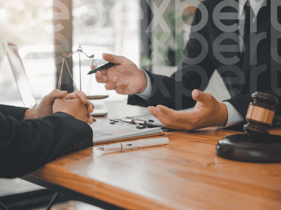651bafb6492f377d1effd93f_People-are-discussing-court-debts.png